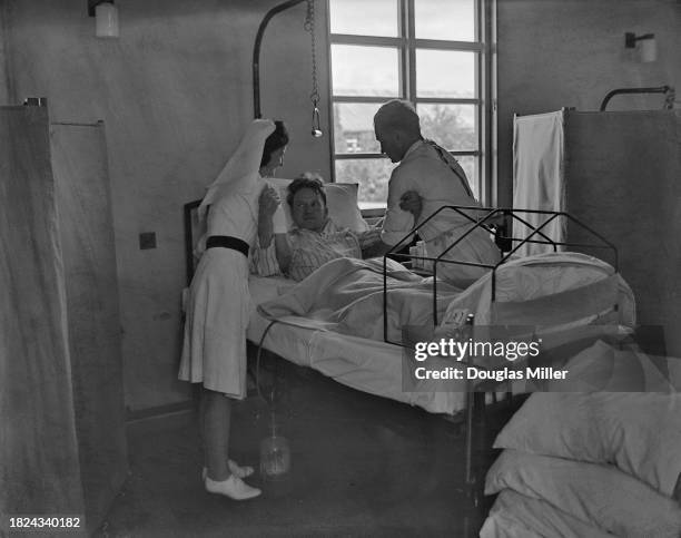 259 Stoke Mandeville Hospital Stock Photos High Res Pictures And 259-stoke-mandeville-hospital-stock-photos-high-res-pictures-and