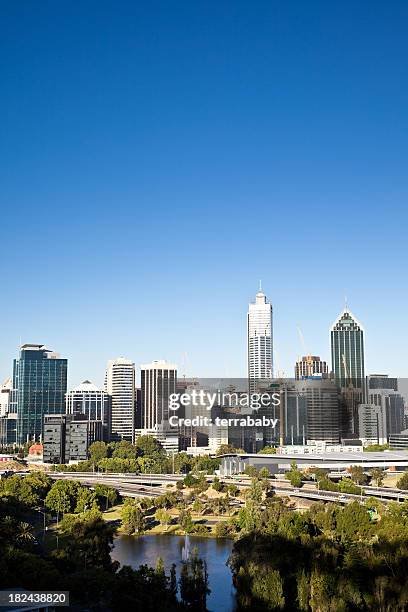 paisaje de la ciudad de perth - perth fotografías e imágenes de stock