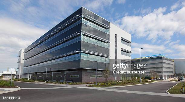 edifício de escritórios exteriores - zona industrial imagens e fotografias de stock