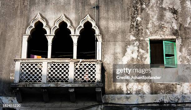 stonetown varanda - stone town imagens e fotografias de stock