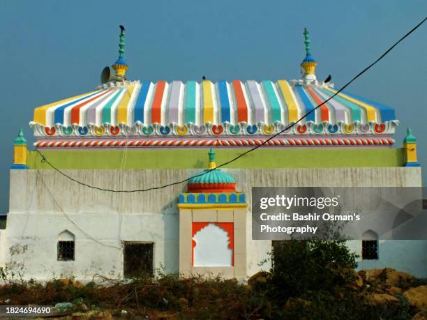 mosque alongside of shrine of sufi saint dars waryo - pulpit stock pictures, royalty-free photos & images