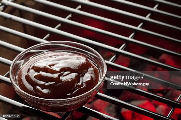 sauce barbecue - marinated stock photos et images de collection