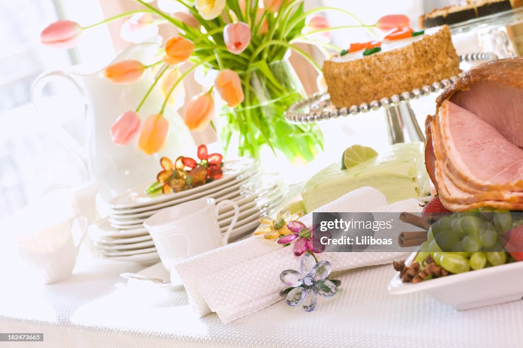 Spring Kitchen Diners Spring Dining High-Res Stock Photo - Getty Images