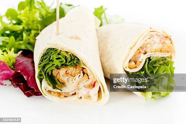 hähnchen-salat-sandwich-packung - chicken wrap stock-fotos und bilder