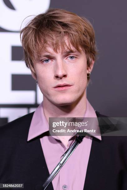 Louis Hofmann attends the GQ Men Of The Year Award 2023 at The Tunnel on November 30, 2023 in Berlin, Germany.