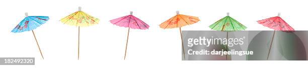 coloridos paraguas de cóctel - sombrilla fotografías e imágenes de stock