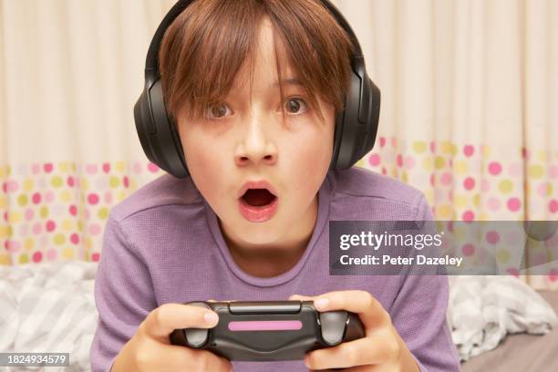 2,029 Tween Playing Video Games Stock Photos, High-Res Pictures, and ...