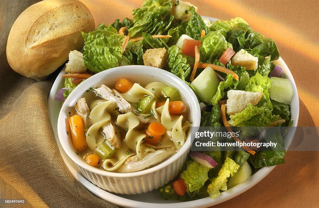 Suppe und Salat