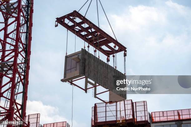 98 Modular Construction Crane Stock Photos, High-Res Pictures, and ...