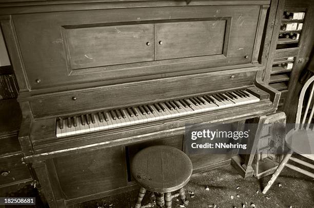 velha, retro pianola - pianola imagens e fotografias de stock