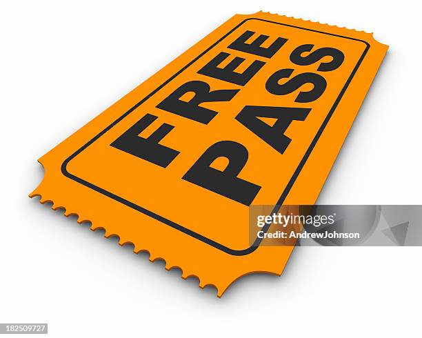 pase de cortesía - admit one frase corta fotografías e imágenes de stock