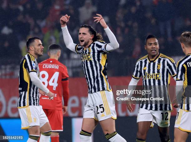 Adrien Rabiot of Juventus celebrates after scoring the opening goal during the Serie A TIM match between AC Monza and Juventus at U-Power Stadium on...