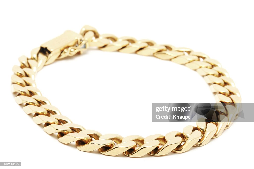 Gold Kette auf weißem Hintergrund
