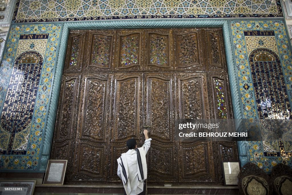 TOPSHOT-IRAN-RELIGION-JUDAISM