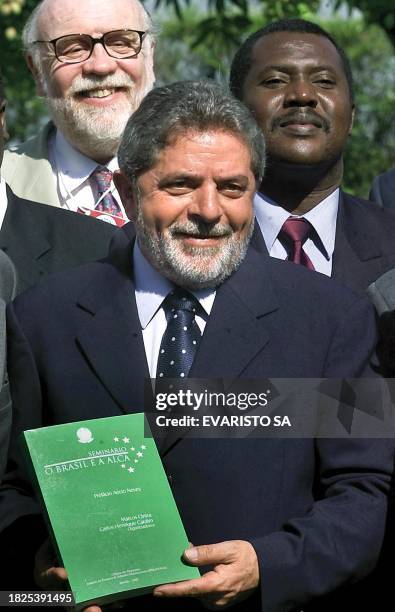 Brazilian President elect Luis Inacio Lula da Silva is seen with members of government in Brasilia, Brazil 20 November 2002. Luis Inacio Lula da...