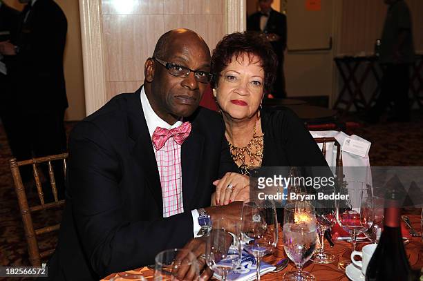 Olympic Track and Field athlete Bob Beamon and Rhonda Beamon attend the 28th Annual Great Sports Legends Dinner to Benefit The Buoniconti Fund To...
