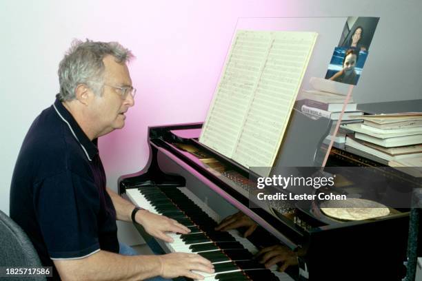 Singer Randy Newman 2,505 Randy Newman Photos & High Res Pictures - Getty Images