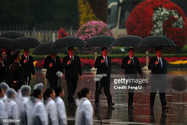 Chinese President Xi Jinping , Premier Li Keqiang, members of the Politburo Standing Committee Zhang Dejiang, Yu Zhengsheng, Liu Yunshan, Wang Qishan...