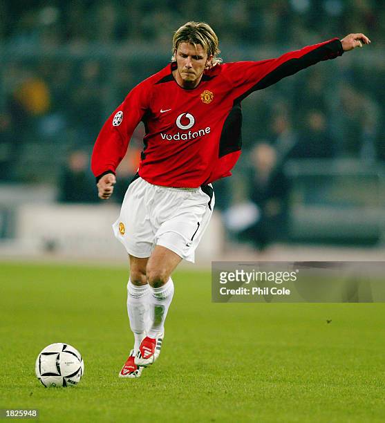 David Beckham of Manchester United takes a free-kick during the UEFA Champions League Second Phase Group D match between Juventus and Manchester...