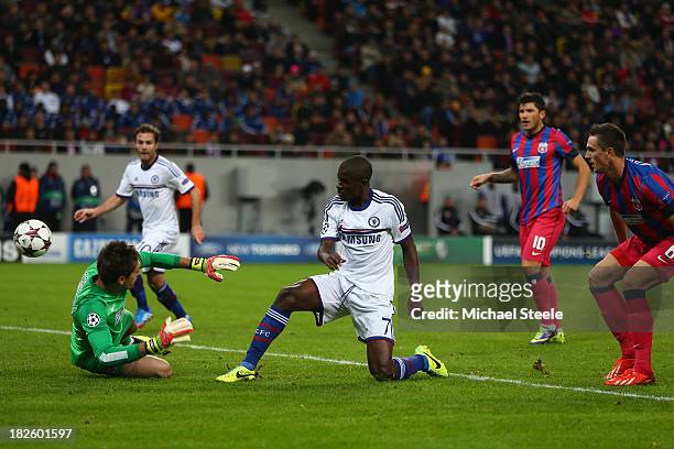 Ramires of Chelsea scores the opening goal during the UEFA Champions League Group E Match between FC Steaua Bucuresti and Chelsea at the National...