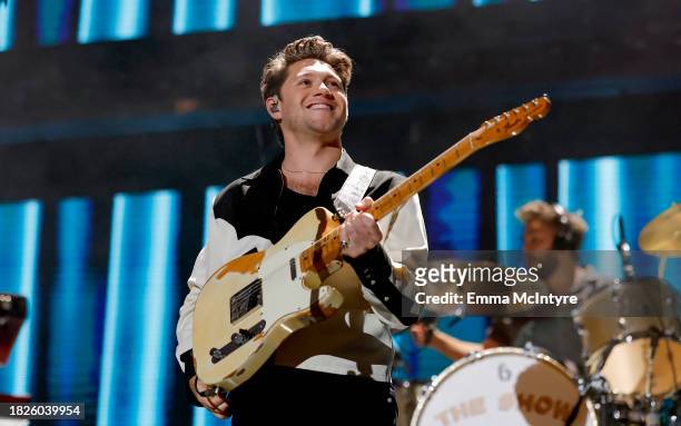 Niall Horan performs onstage at iHeartRadio 102.7 KIIS FM's Jingle Ball 2023 Presented by Capital One at The Kia Forum on December 01, 2023 in Los...