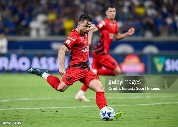 Willian Bigode of Athletico Paranaense looks to pass the ball during Campeonato Brasileiro Serie A match between Cruzeiro and Athletico Paranaense at...