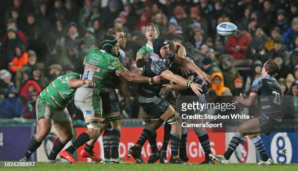 Newcastle Falcons' Tim Cardall releases the ball to with team-mate Oliver Spencer during the Gallagher Premiership Rugby match between Leicester...