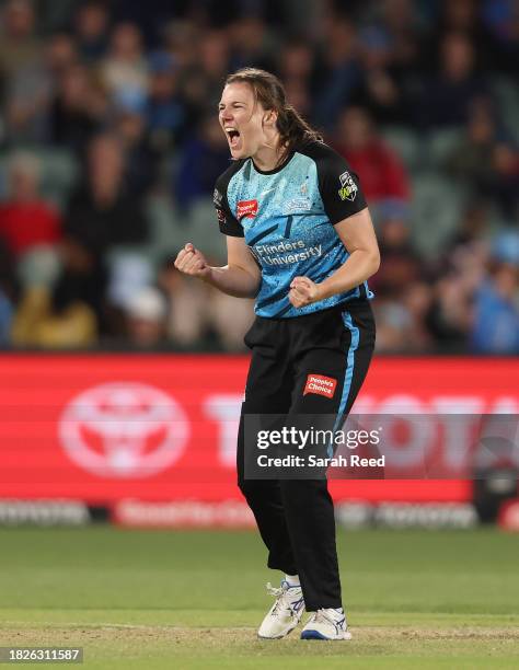 Tahlia McGrath of the Adelaide Strikers celebrates the wicket of Mignon Du Preez of the Brisbane Heat for 13 runs during the WBBL Final match between...