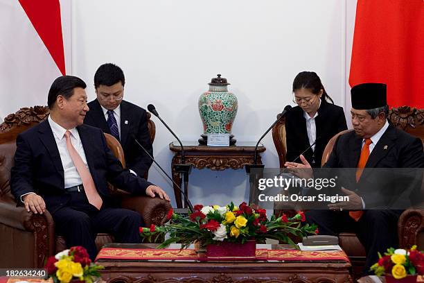 President of Indonesia Susilo Bambang Yudhoyono speaks with President of the people's Republic of China , Xi Jinping during a bilateral meeting at...