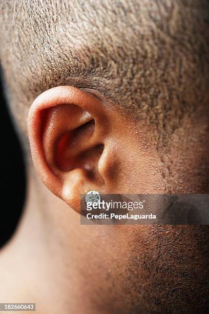 ascoltate attentamente. - ear close up foto e immagini stock
