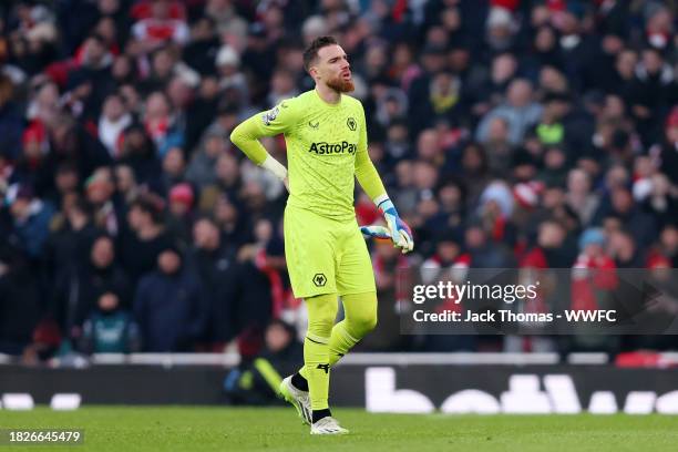 Jose Sa of Wolverhampton Wanderers is substituted off after suffering an injury during the Premier League match between Arsenal FC and Wolverhampton...