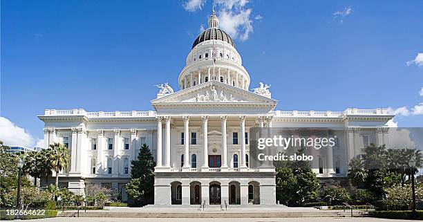 california capitol one - staatsregering gebouw stockfoto's en -beelden