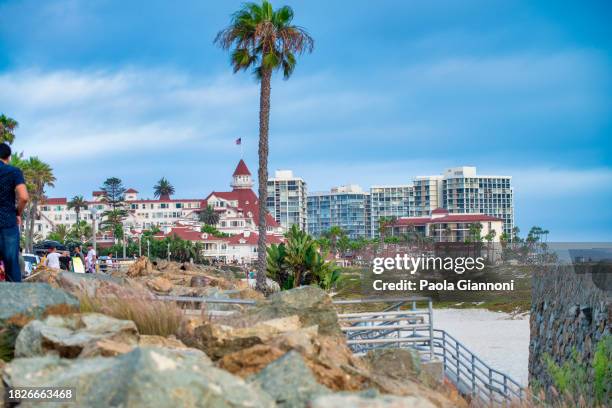 coronado hotel at sunset along the beach - coronado island 個照片及圖片檔