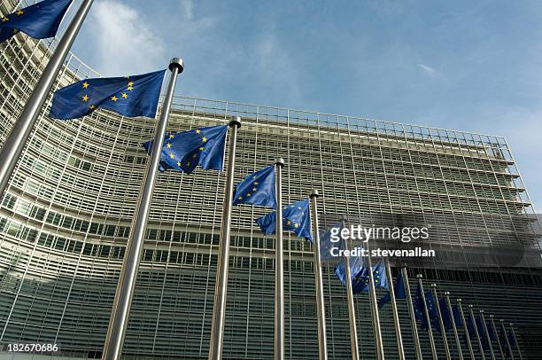 europäische kommission - european commission stock-fotos und bilder