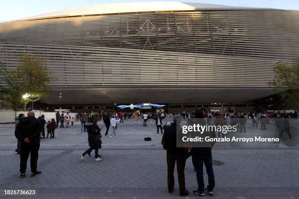 General view outside the stadium as fans arrive prior to the LaLiga EA Sports match between Real Madrid CF and Granada CF at Estadio Santiago...