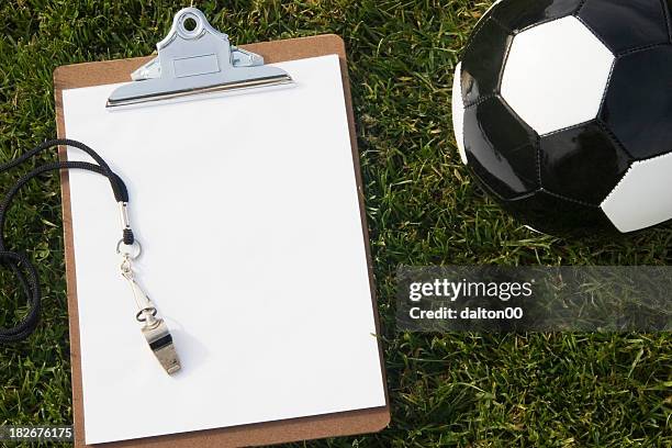 soccer coach - fluit sportartikelen stockfoto's en -beelden