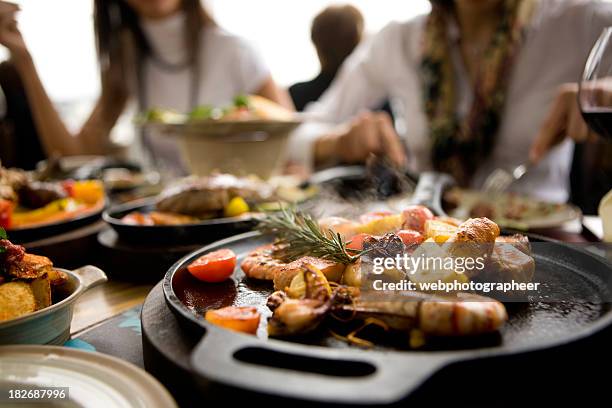 healthy lunch - pub food stock pictures, royalty-free photos & images