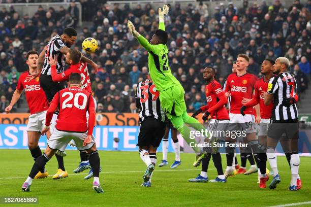 Jamaal Lascelles of Newcastle United attempts to head the ball during the Premier League match between Newcastle United and Manchester United at St....