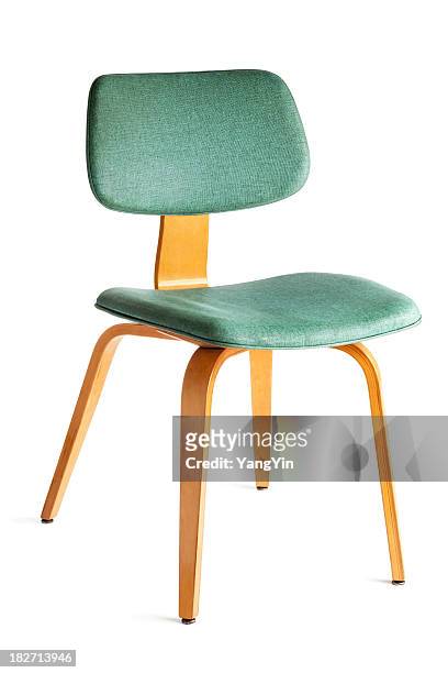 anni'50 mobili d'epoca — piegato sedia da pranzo in legno, isolato su bianco - sedia foto e immagini stock