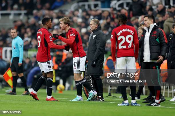 Anthony Martial of Manchester United is substituted off for Rasmus Hojlund during the Premier League match between Newcastle United and Manchester...