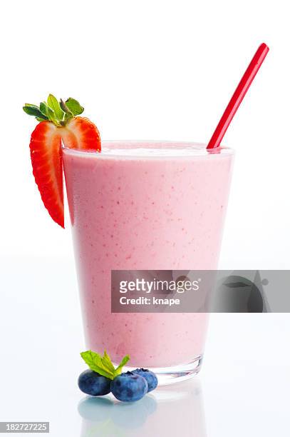 fruit smoothie - strawberry smoothie stock pictures, royalty-free photos & images