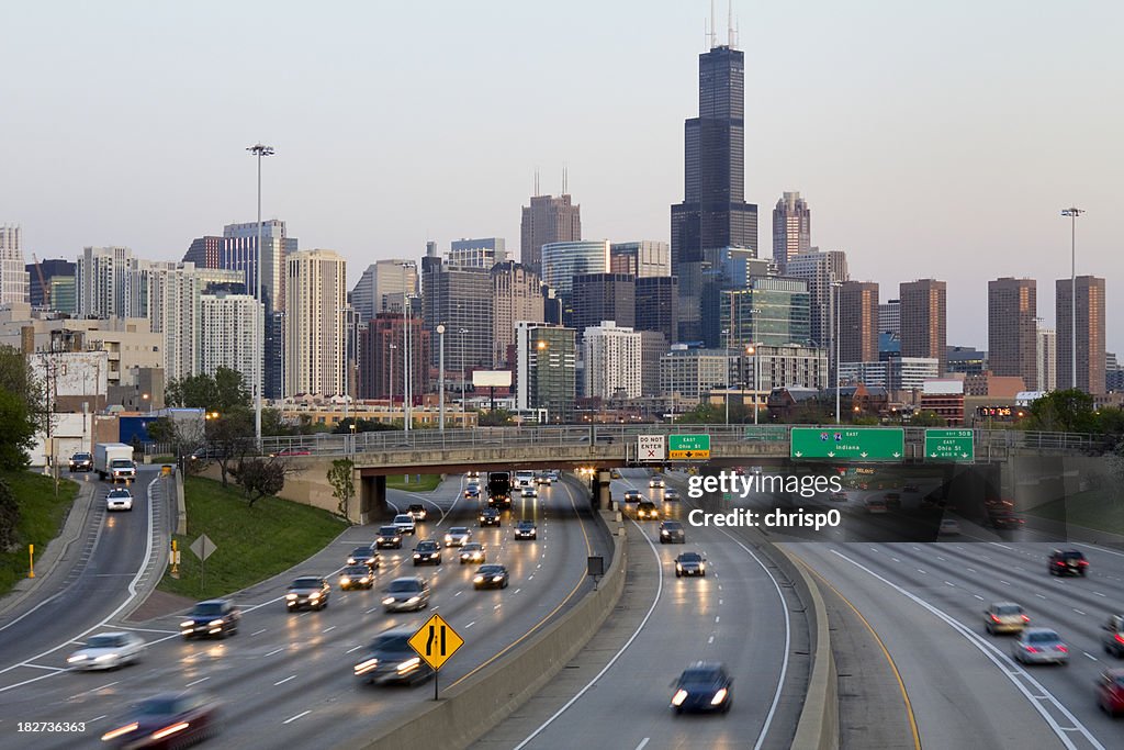 Tráfego de Chicago ao pôr do sol