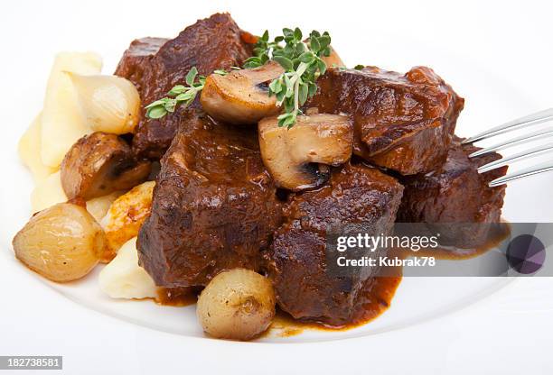 boeuf bourguignon - boeuf bourguignon photos et images de collection