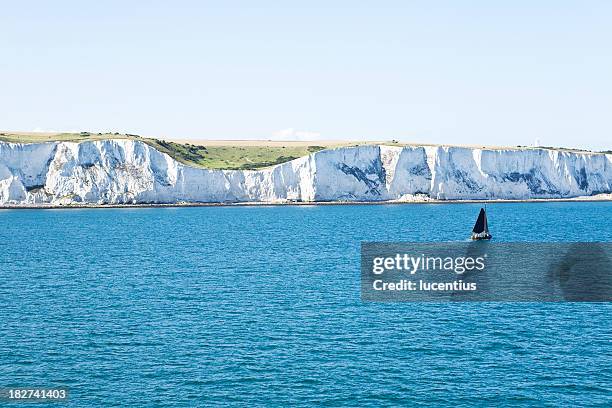 white cliffs of dover, england - white cliffs of dover stock pictures, royalty-free photos & images