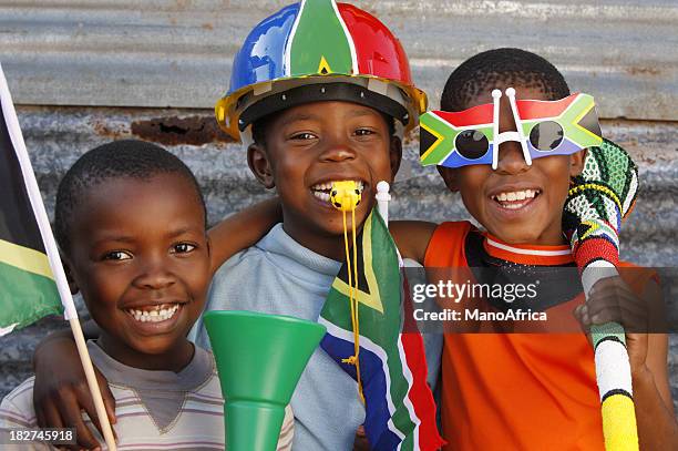 children soccer fans south africa - zuid afrika stockfoto's en -beelden