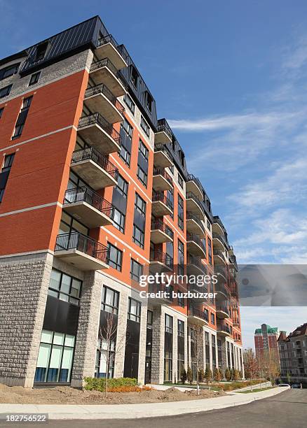 近代的な住宅建物の外観 - apartment exterior ストックフォトと画像