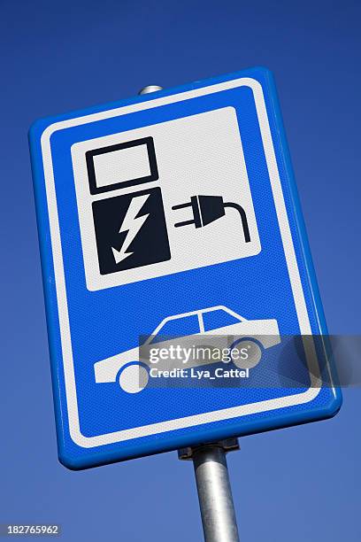 Ev Auto Sign 7,915 Electric Vehicles Only Sign Stock Photos, High-Res Pictures, and ...