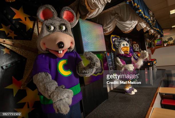 Chuck E. Cheese," left, and "Helen Henny," members of the animatronic band at the Chuck E. Cheese pizza center in Northridge, are photographed in...