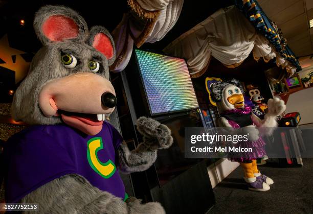 Chuck E. Cheese," left, and "Helen Henny," members of the animatronic band at the Chuck E. Cheese pizza center in Northridge, are photographed in...