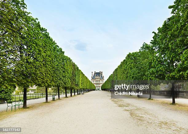 ルーヴル美術館、パリで - フランス　公園 ストックフォトと画像